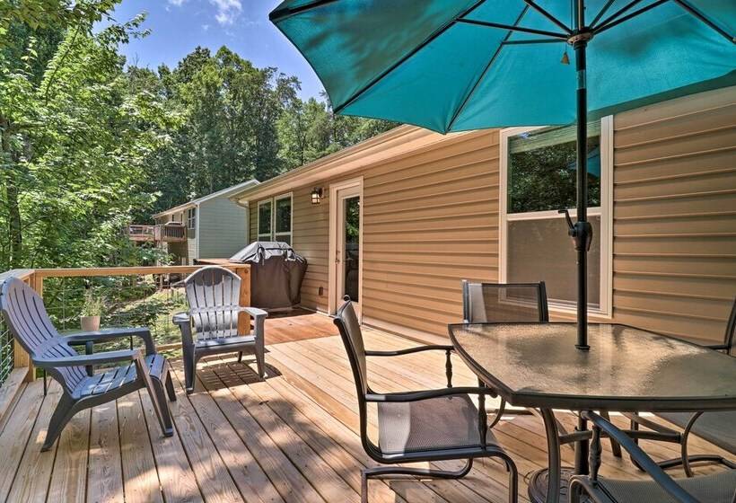Smoky Mountains Leicester Home W/ Deck!