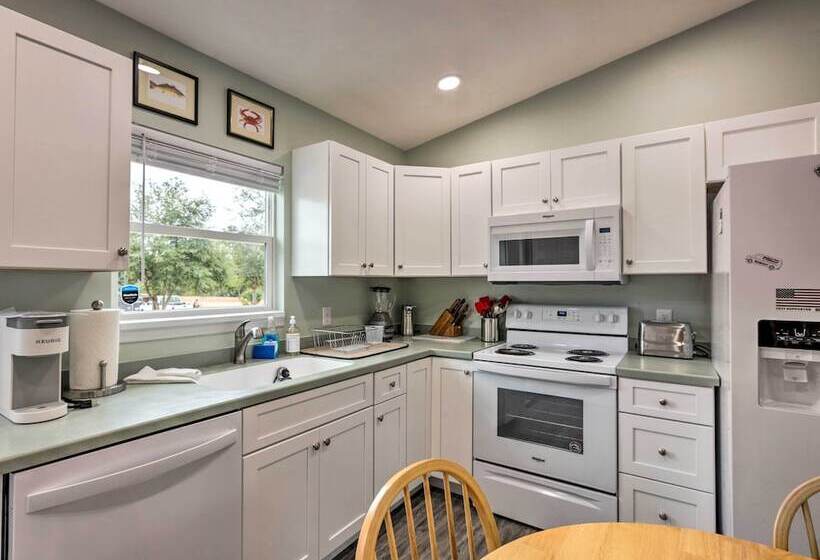 Family Friendly Home, Walk To Steinhatchee River!