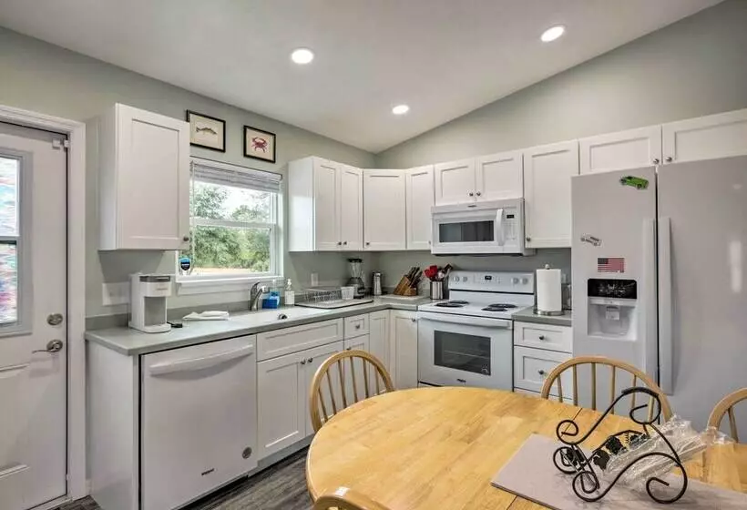 Family Friendly Home, Walk To Steinhatchee River!