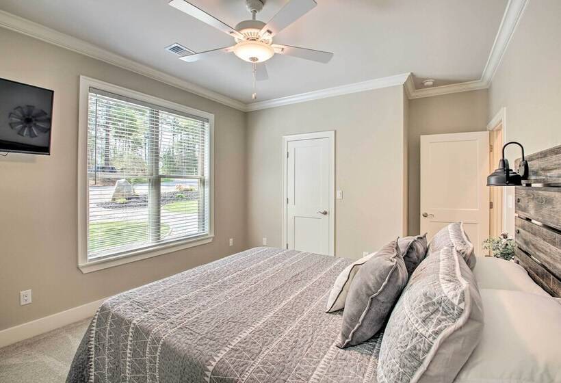 Greenside Bunker  W/ Fire Pit On Golf Course!