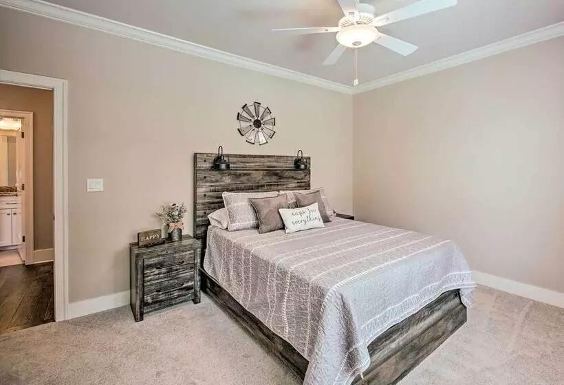 Greenside Bunker  W/ Fire Pit On Golf Course!