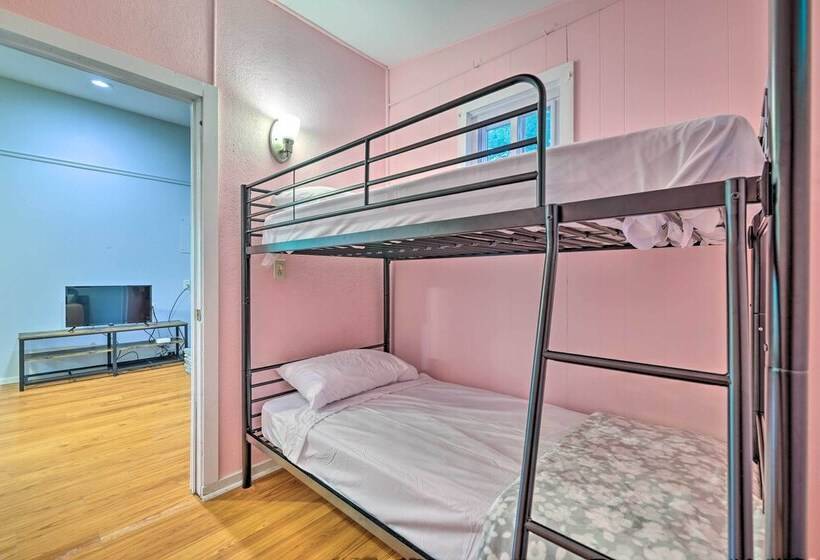 Walk To Lake Wallenpaupack: Greentown Getaway