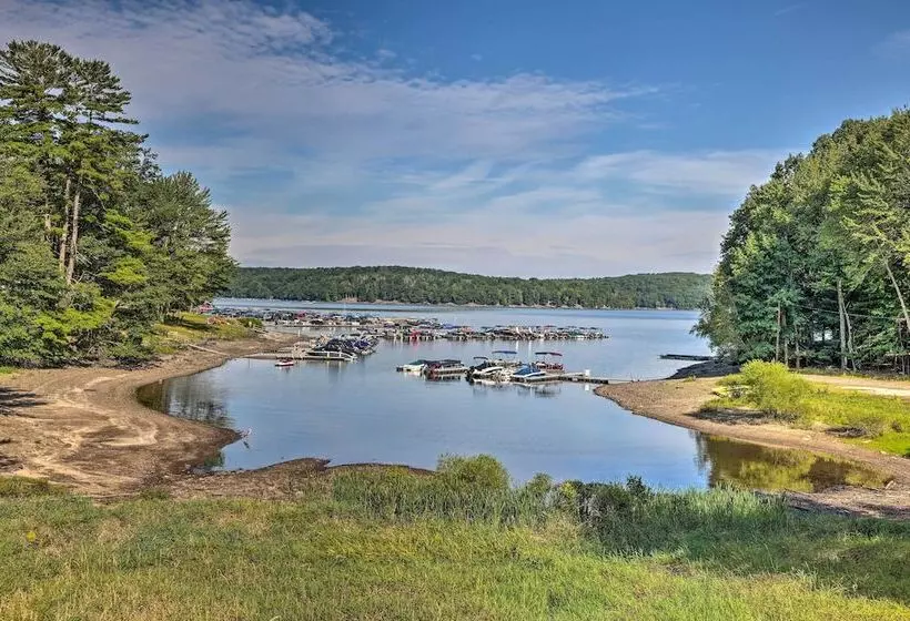 Walk To Lake Wallenpaupack: Greentown Getaway