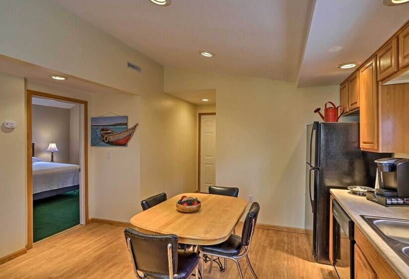 Home W/ Lake View Deck By Camp Perry & Magee Marsh