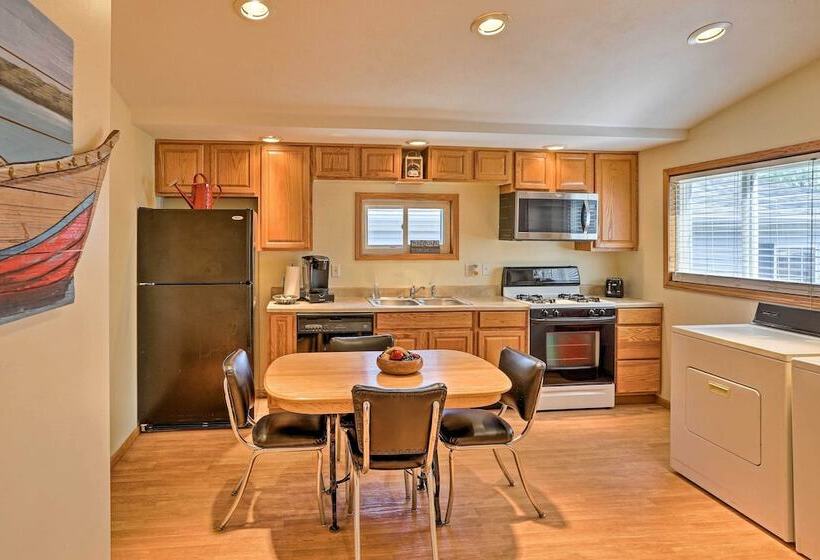 Home W/ Lake View Deck By Camp Perry & Magee Marsh