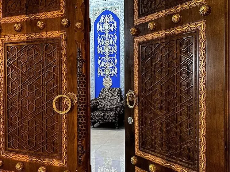 مسافرخانه Otkirbek