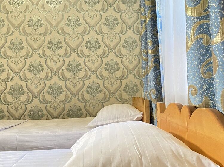 簡易ホテル Otkirbek