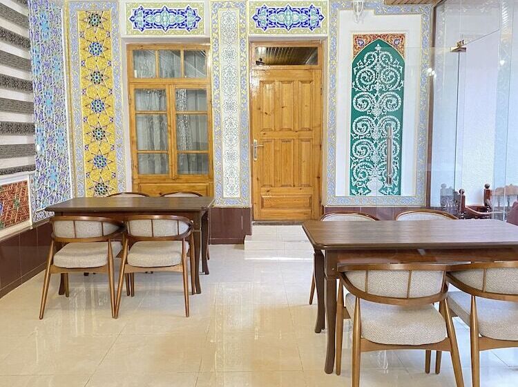 簡易ホテル Otkirbek