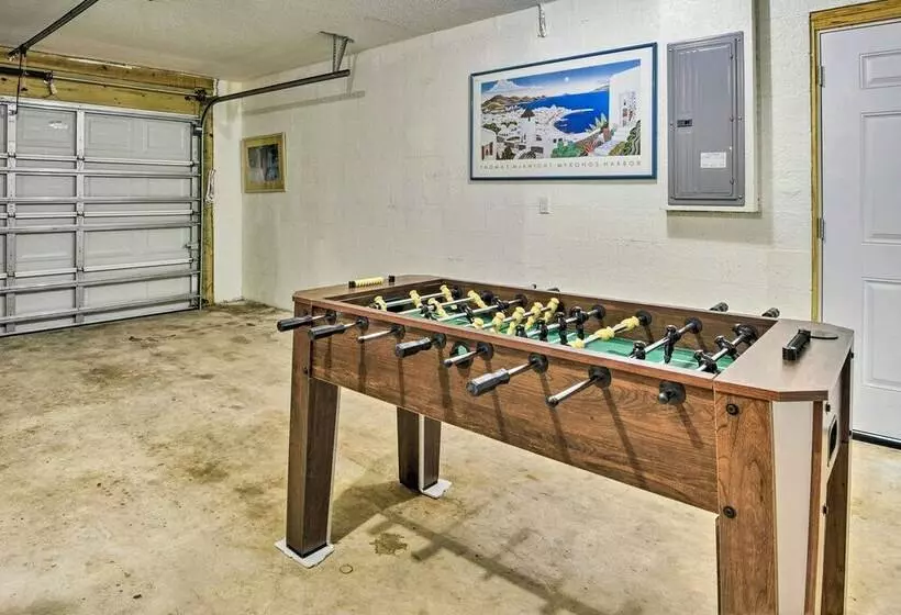Inviting Daytona Beach Abode: Great Location!