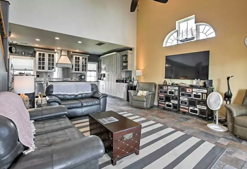 Steps From Gulf: Freeport Home W/ Water Views