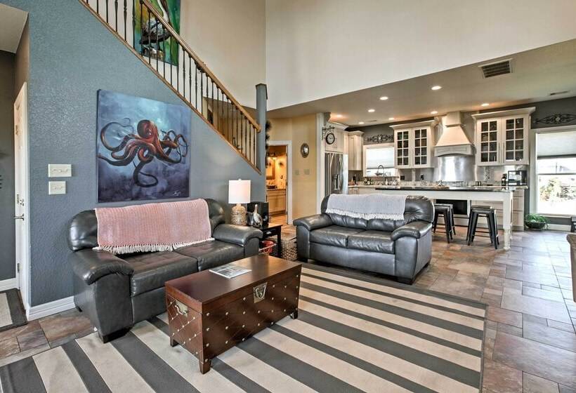 Steps From Gulf: Freeport Home W/ Water Views