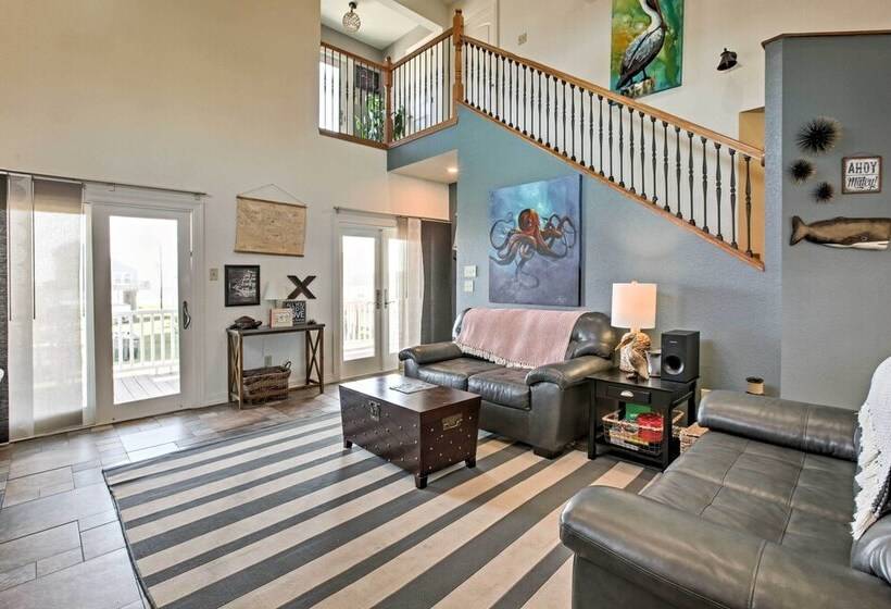 Steps From Gulf: Freeport Home W/ Water Views