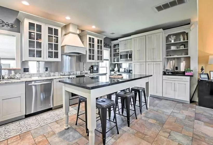 Steps From Gulf: Freeport Home W/ Water Views