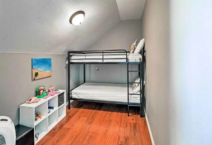 Steps From Gulf: Freeport Home W/ Water Views