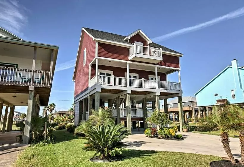 Steps From Gulf: Freeport Home W/ Water Views