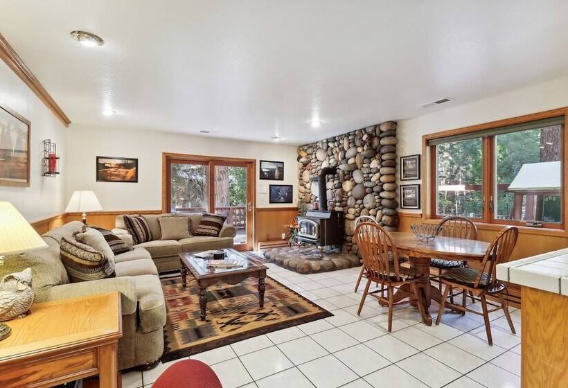 Lake Tahoe Family Home W/ Hot Tub & Game Room!