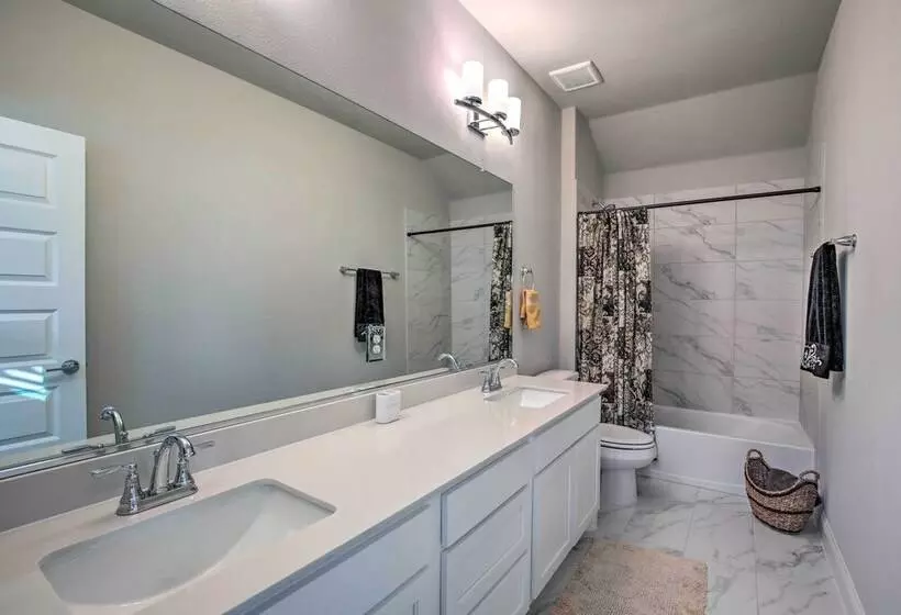 Patio & Game Room: Modern Home In Frisco