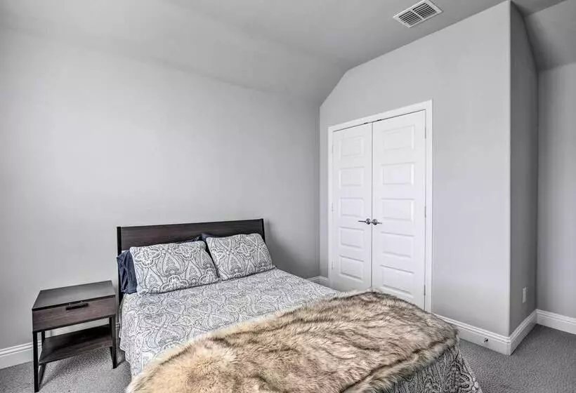 Patio & Game Room: Modern Home In Frisco