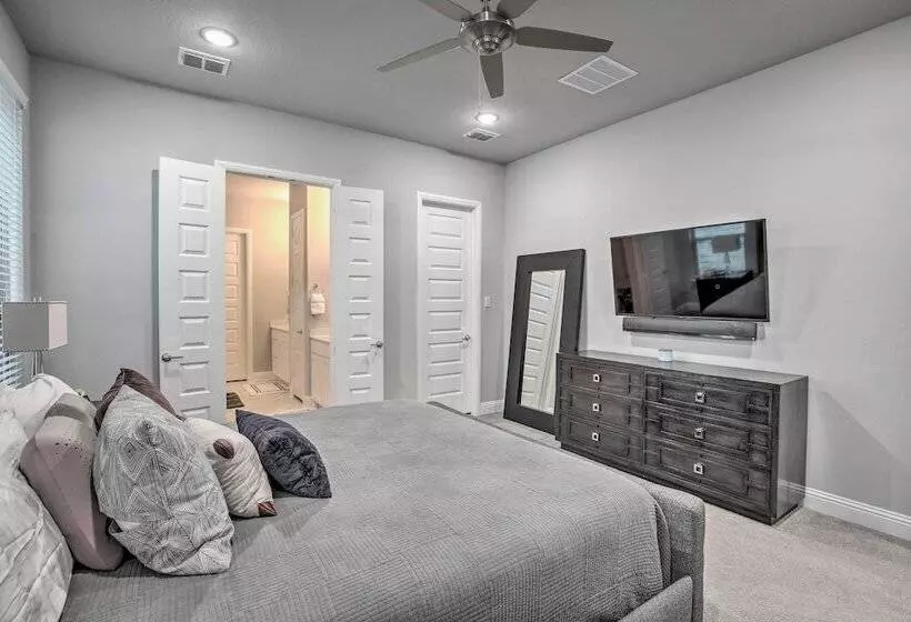 Patio & Game Room: Modern Home In Frisco