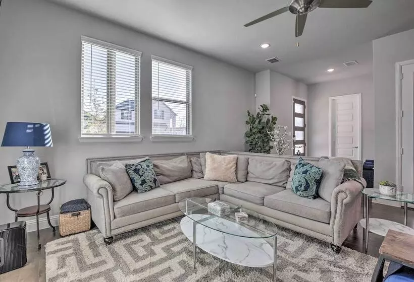 Patio & Game Room: Modern Home In Frisco