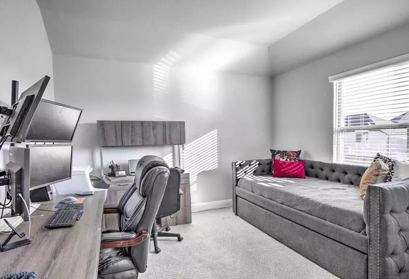 Patio & Game Room: Modern Home In Frisco