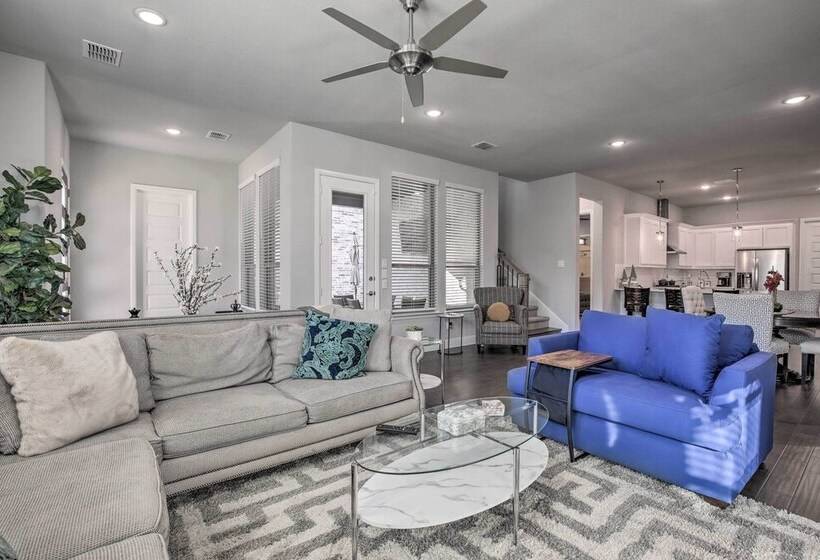 Patio & Game Room: Modern Home In Frisco