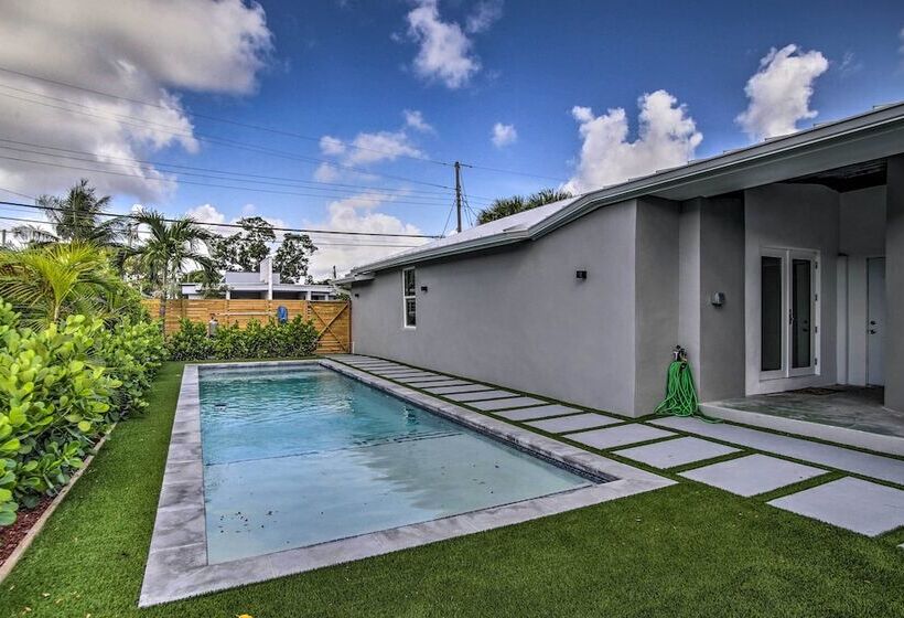 Modern Home W/ Shared Pool In Fort Lauderdale!
