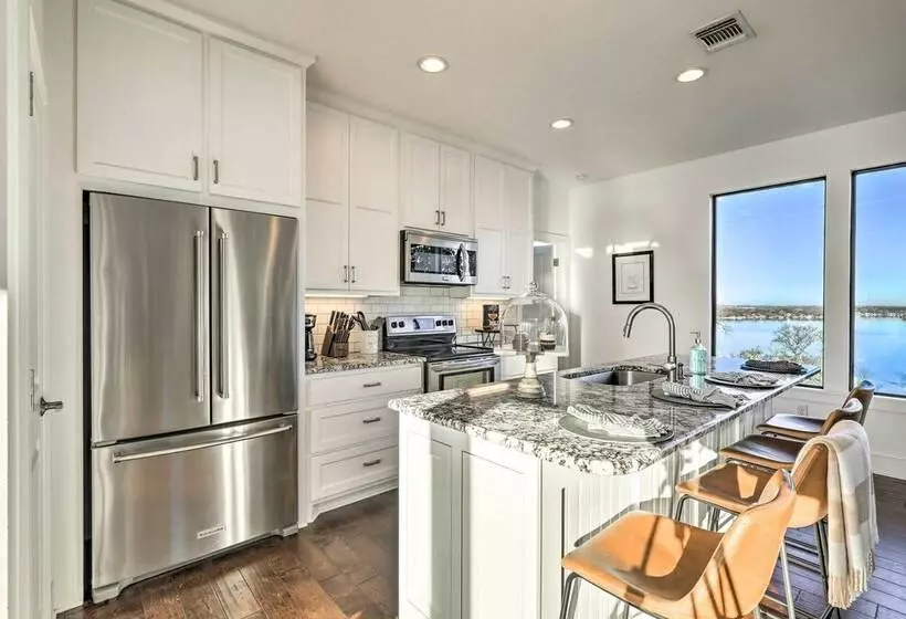 Modern  Lakeview Hilltop Retreat  W/ Game Garage!