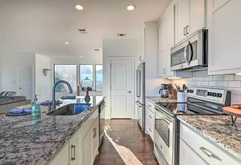 Modern  Lakeview Hilltop Retreat  W/ Game Garage!