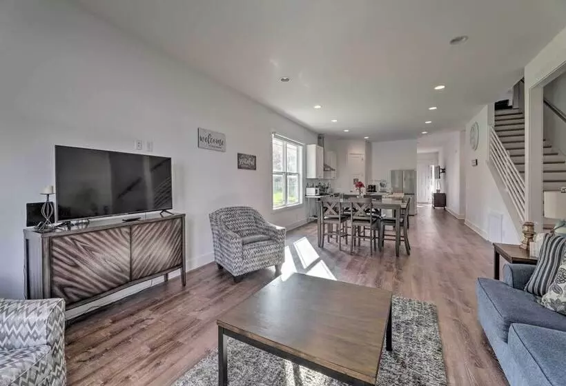 Mt Juliet Home: Steps To Old Hickory Lake!