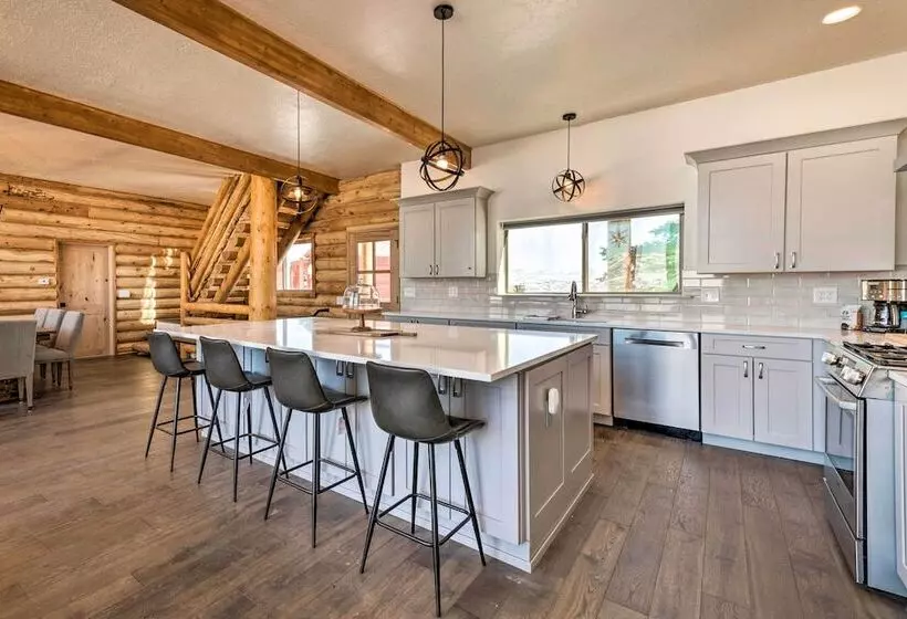 Luxe Mountain Cabin W/ Spa, 6 Mi To Park City!