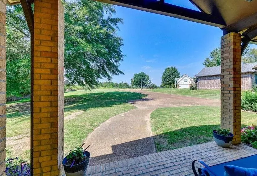 Peaceful Millington Home ~ 13 Mi To Memphis!