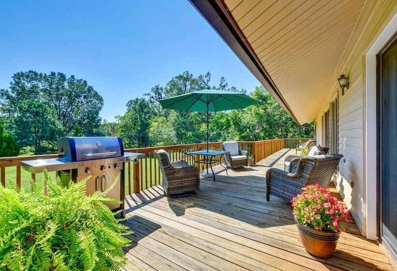 Peaceful Millington Home ~ 13 Mi To Memphis!