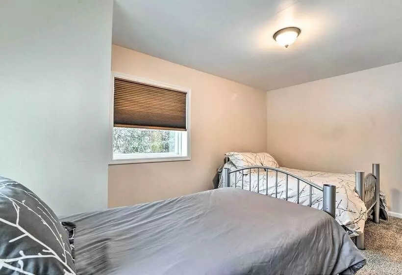 Peaceful Mountain View Home   Walk To Kenai Lake!