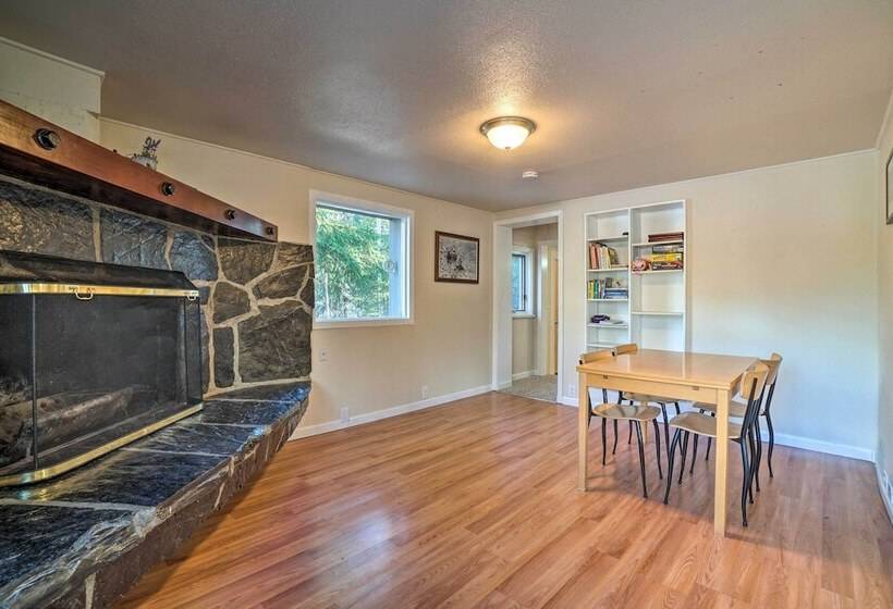 Peaceful Mountain View Home   Walk To Kenai Lake!