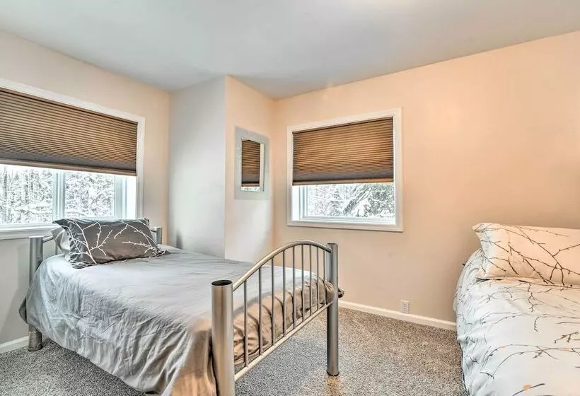 Peaceful Mountain View Home   Walk To Kenai Lake!