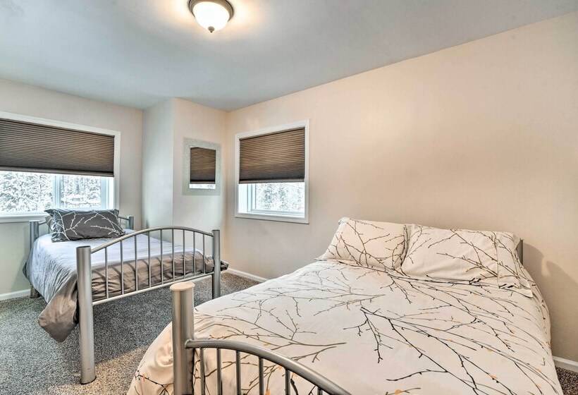 Peaceful Mountain View Home   Walk To Kenai Lake!