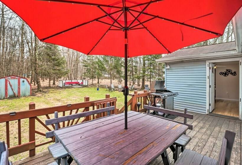 Poconos Home W/ Private Hot Tub & Community Pool!