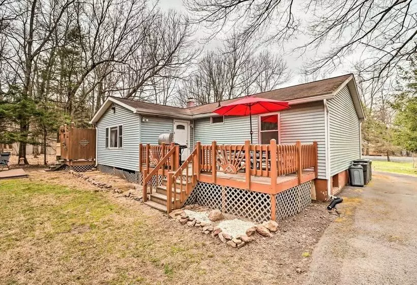 Poconos Home W/ Private Hot Tub & Community Pool!