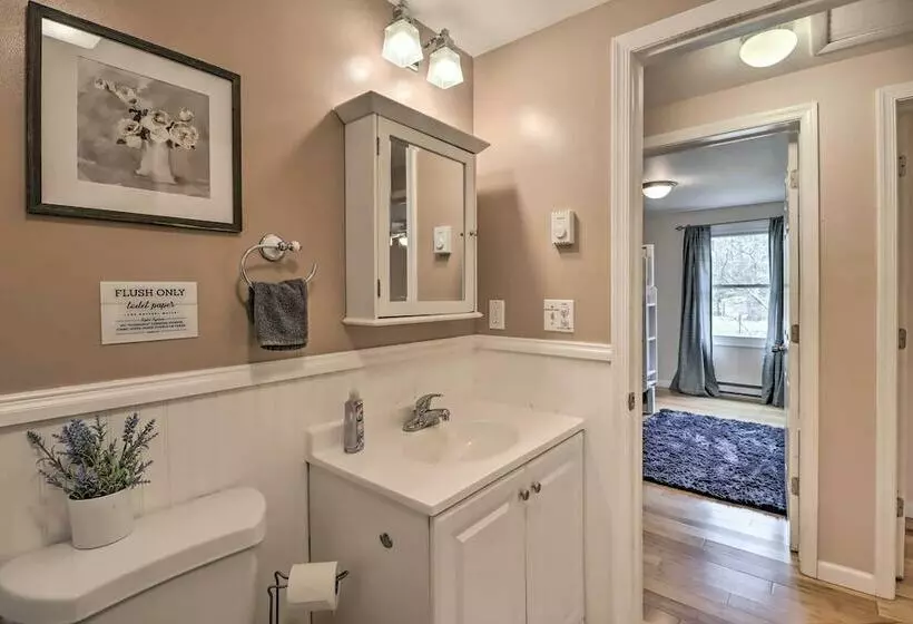 Poconos Home W/ Private Hot Tub & Community Pool!