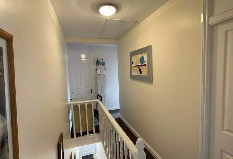 レジデンス Impeccable 4 Bed Home Away From Home In Swindon