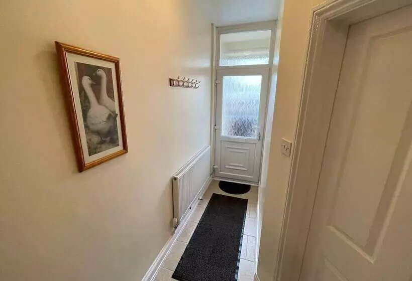 レジデンス Impeccable 4 Bed Home Away From Home In Swindon