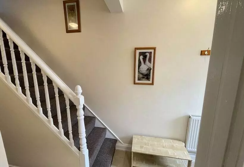 レジデンス Impeccable 4 Bed Home Away From Home In Swindon