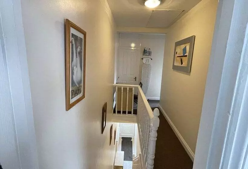 レジデンス Impeccable 4 Bed Home Away From Home In Swindon