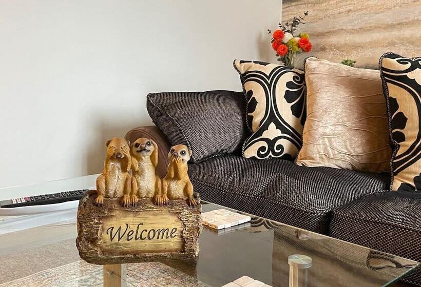 Residenza Impeccable 4 Bed Home Away From Home In Swindon