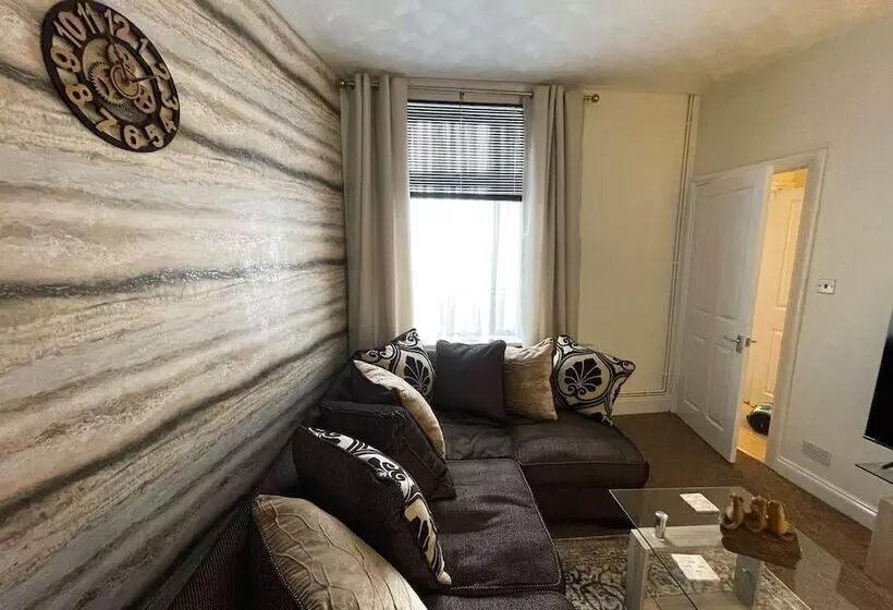 レジデンス Impeccable 4 Bed Home Away From Home In Swindon