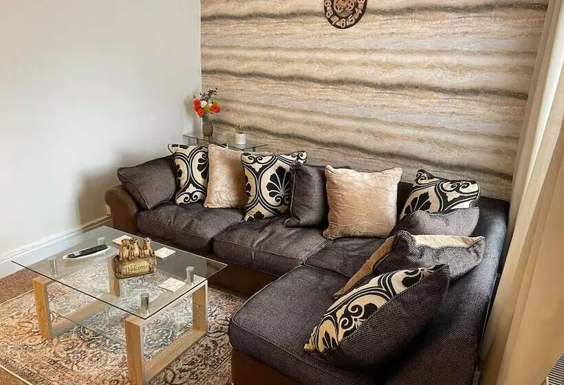 レジデンス Impeccable 4 Bed Home Away From Home In Swindon