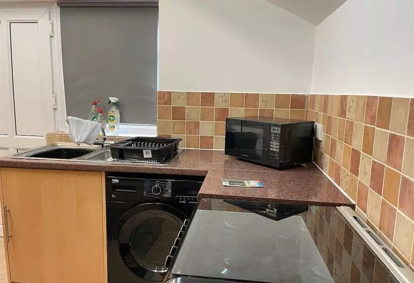 レジデンス Impeccable 4 Bed Home Away From Home In Swindon