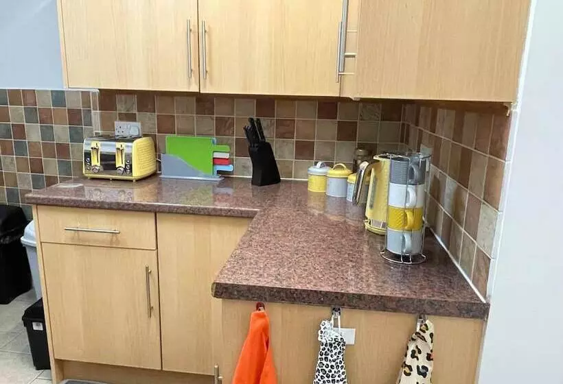 レジデンス Impeccable 4 Bed Home Away From Home In Swindon