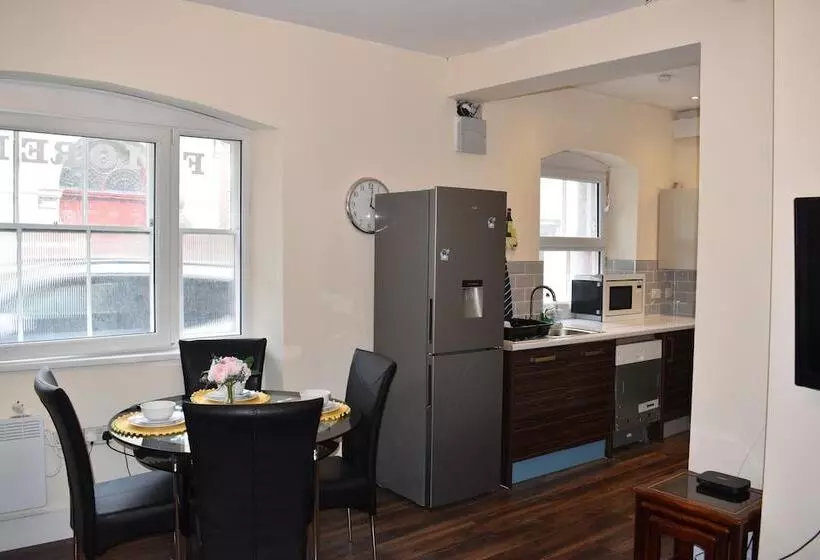 Residenssi Large Heritage House Close Snowdonia & Llandudno